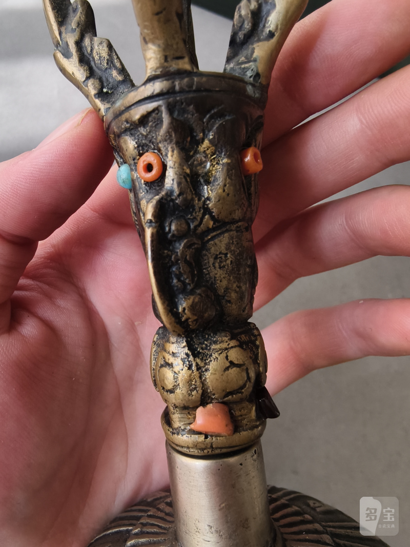 A metal bell (ghanta) and a phurbu - 图17